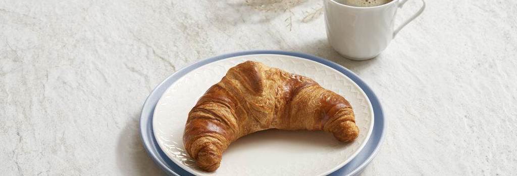 5790008022 Curved All Butter Croissant 70g